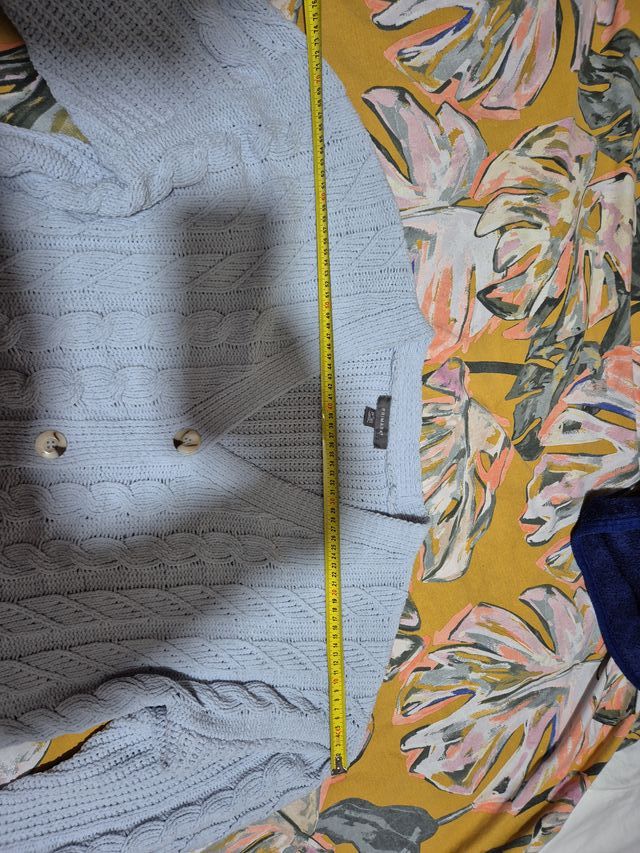 Cárdigan de punto grueso azul