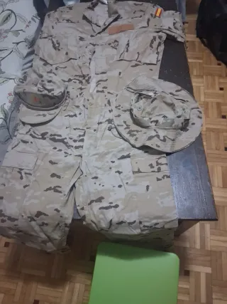 Traje militar árido talla M