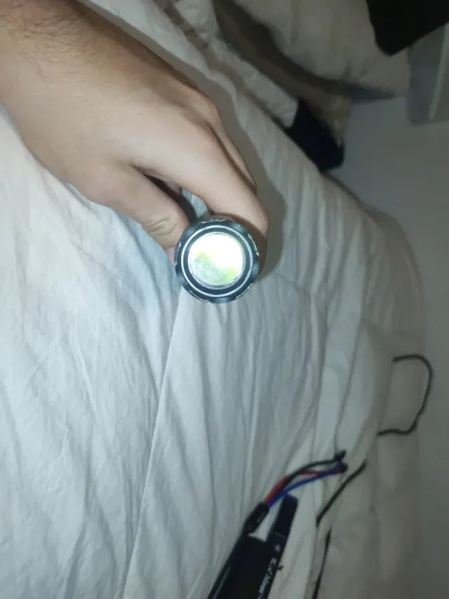 Linterna DarkBeam  Con batería o Pilas incluidas