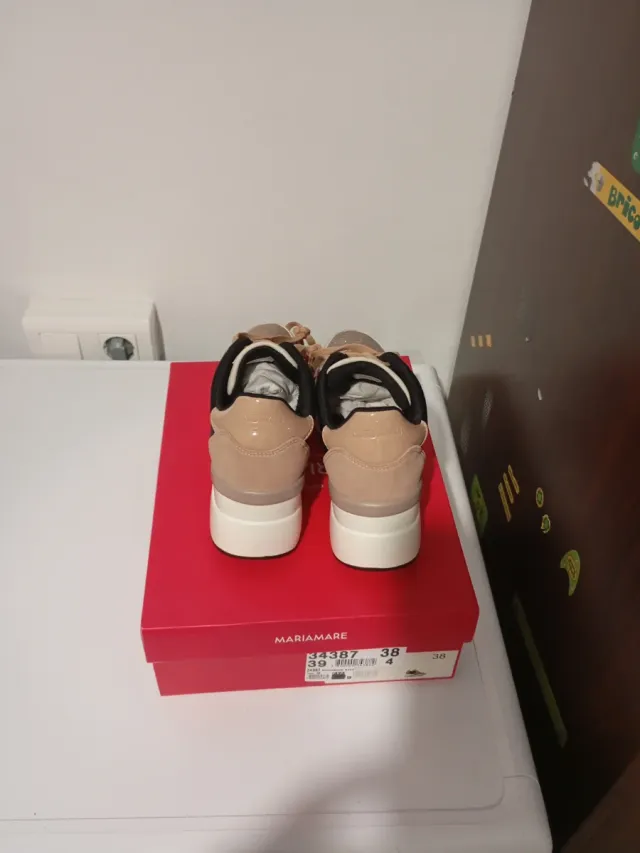 Sneakers Mariamare beige e argento taglia 38