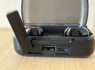 Auriculares Inalámbricos Bluetooth Negros y luces