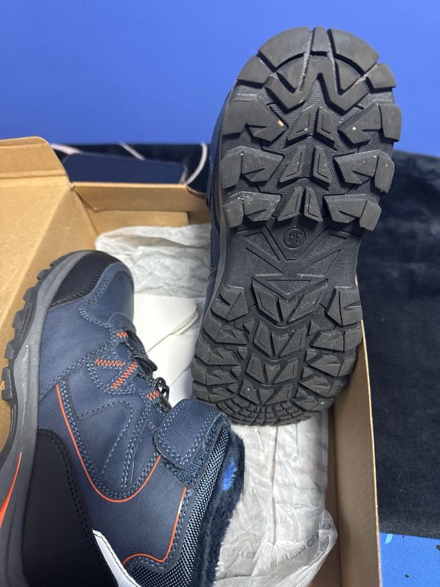 Zapatos niño azul y naranja