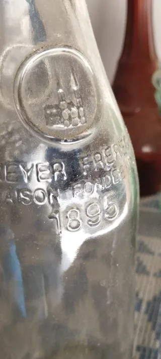 Conjunto 7 botellas cristal antiguas