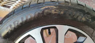 3 Llantas Renault con Neumáticos