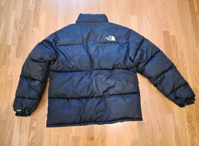 The North Face Nuptse 700 Negra