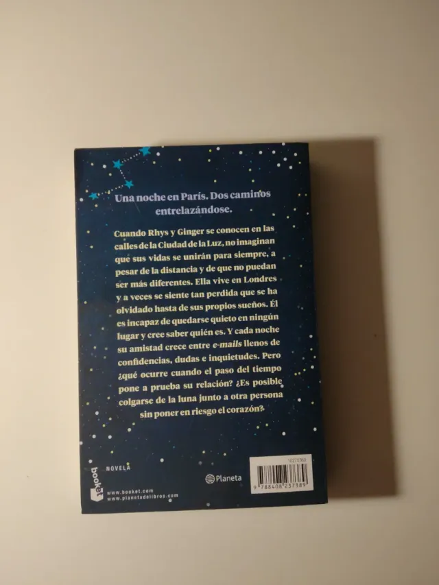 Nosotros en la luna: El libro más vendido del a...