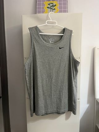 Camiseta Nike Gris