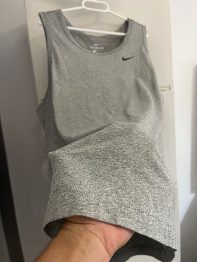 Camiseta Nike Gris