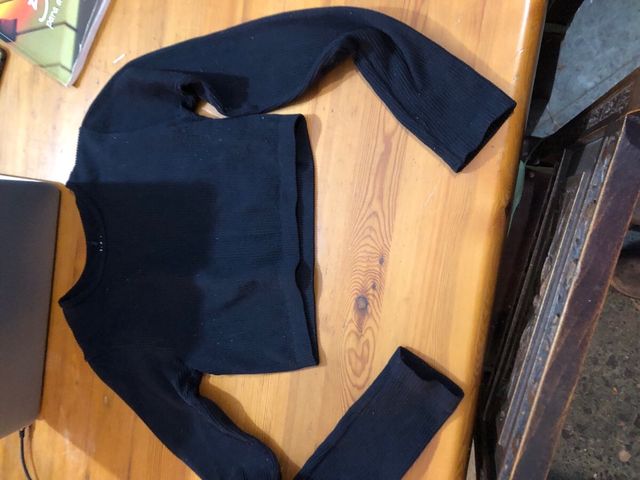 Top negro manga larga