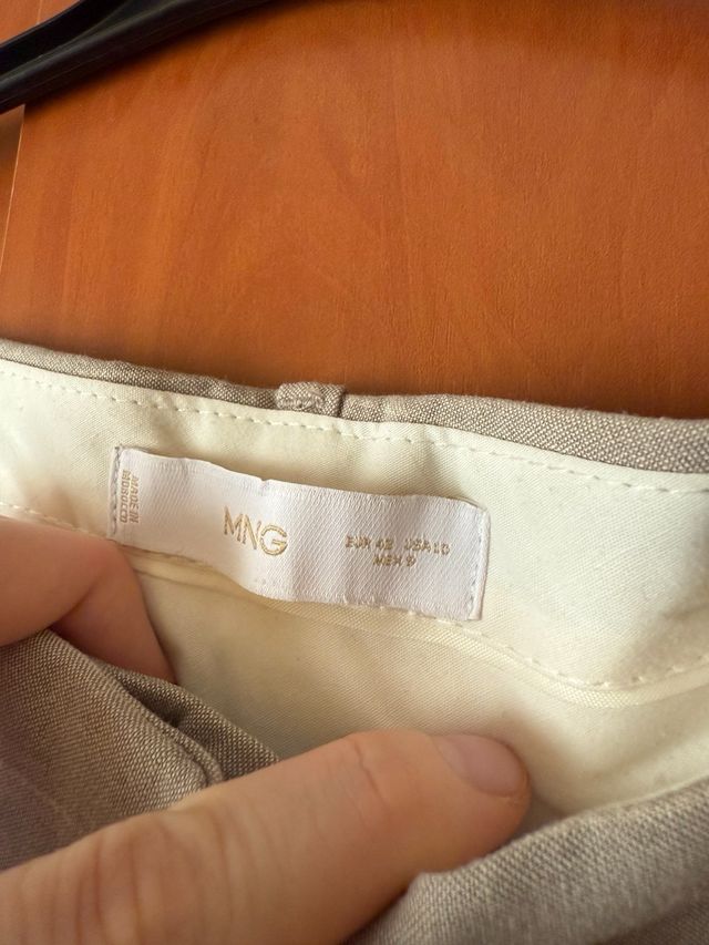 Pantalones Mango rayas beige