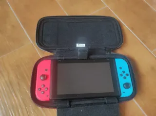 Nintendo Switch+Funda Mario Kart 8 Deluxe+Fifa 21