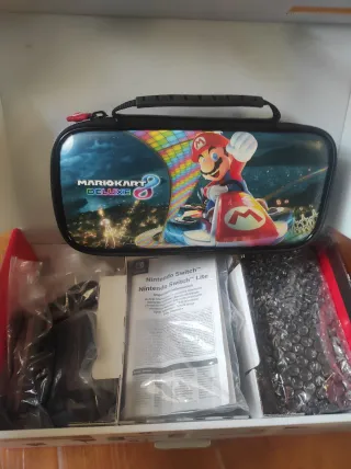 Nintendo Switch+Funda Mario Kart 8 Deluxe+Fifa 21