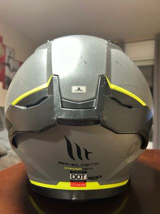 Casco de moto MT Helmets gris