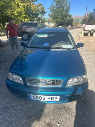 Volvo V40 2001