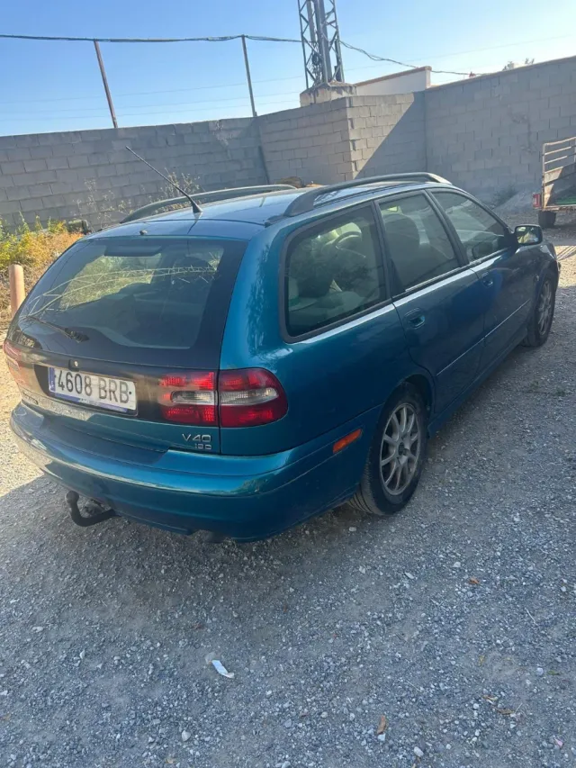 Volvo V40 2001