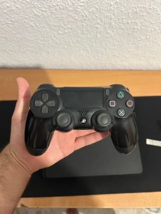 PS4 (PlayStation 4) + 3 Juegos + Mando