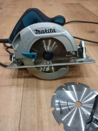 Makita HS6601 Sierra Circular