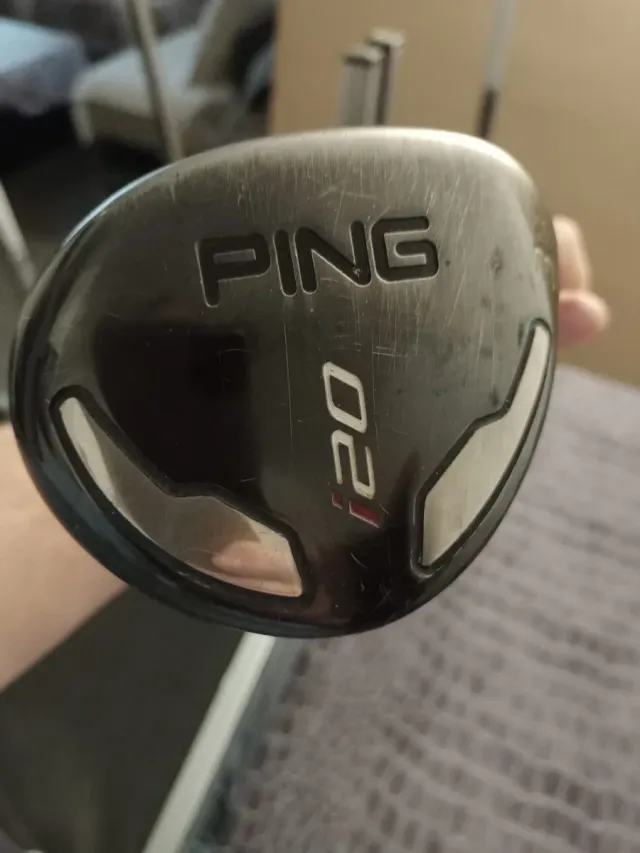 Bolsa de Golf Bridgestone con Palos.