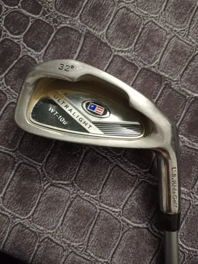 Bolsa de Golf Bridgestone con Palos.