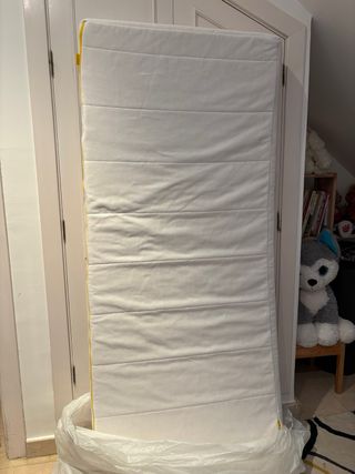Cama Ikea con colchón Underlig