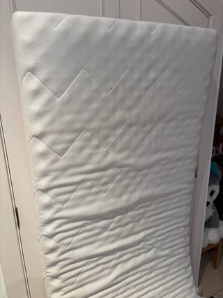 Cama Ikea con colchón Underlig