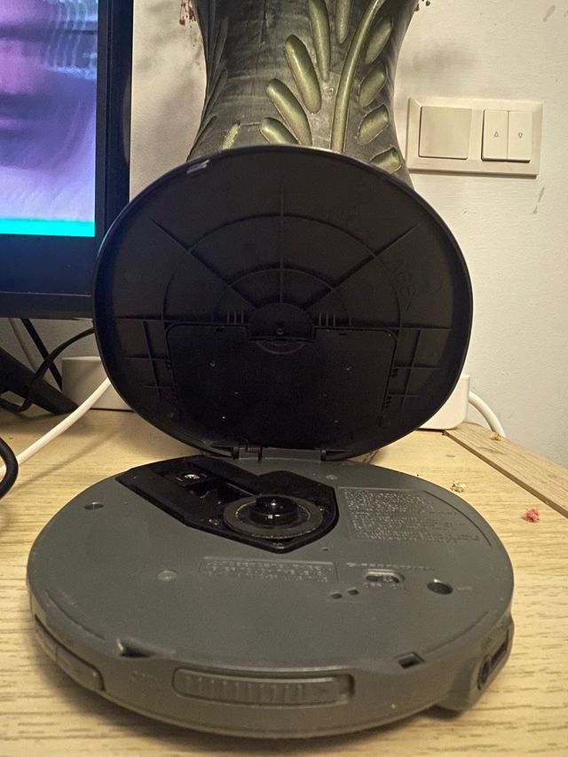 Lettore CD Sony Walkman modello D-EJ611