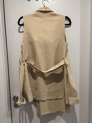 Conjunto Zara Chaleco y Pantalón Beige