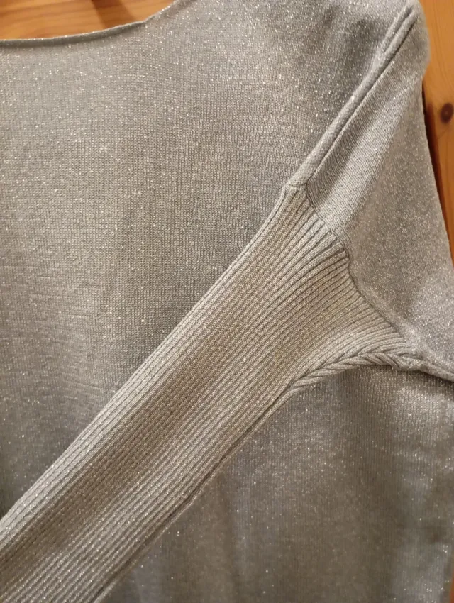 Jersey azul claro
o brillante