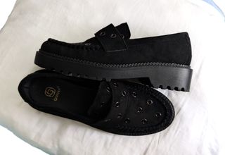 Mocasines ante negros con ojales Talla 37 (Grande)