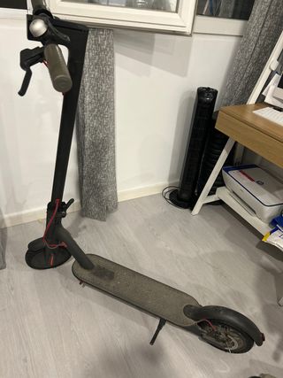 Patinete Eléctrico Xiaomi, con ruedas anti-pinchaz