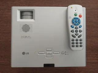 Proyector LG DLP XGA + accesorios