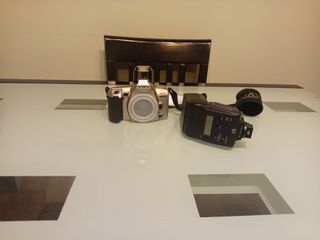 Bolso Cámara Minolta Negro y Multicolor