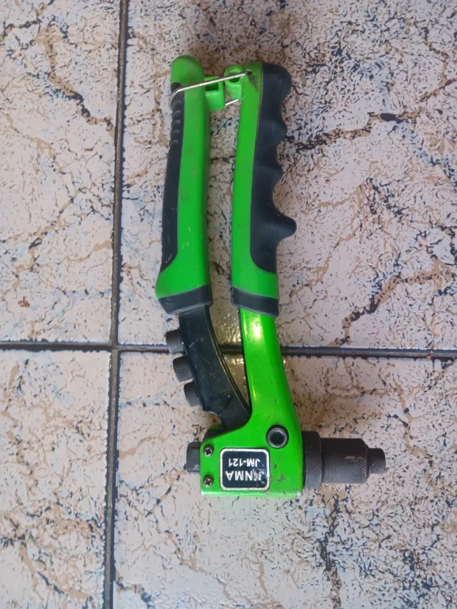 Pistola remachadora JM-121
