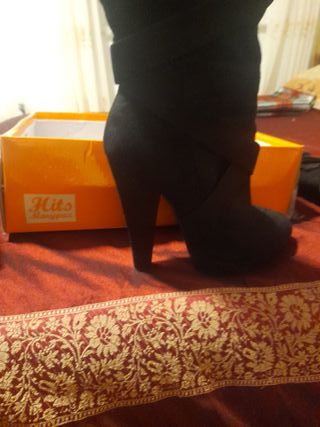 Botas de tacón y plataforma negras