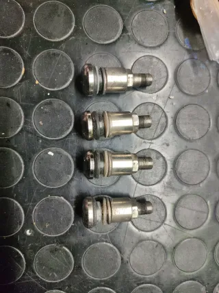 4 Válvulas Metálicas Clássicas