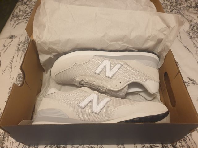 Sapatilhas New Balance modelo 515 bege T44