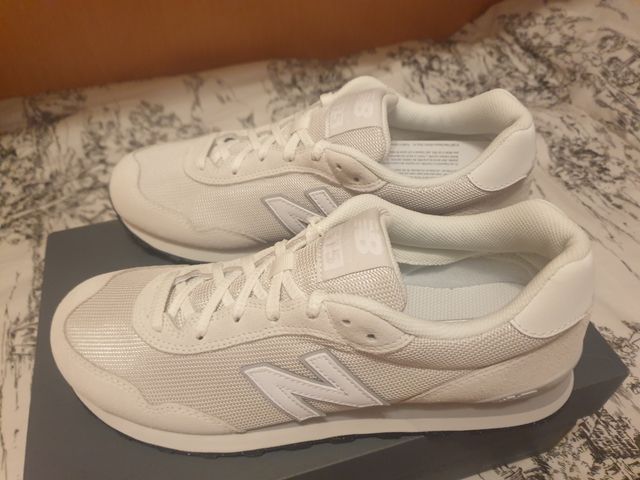 Sapatilhas New Balance modelo 515 bege T44