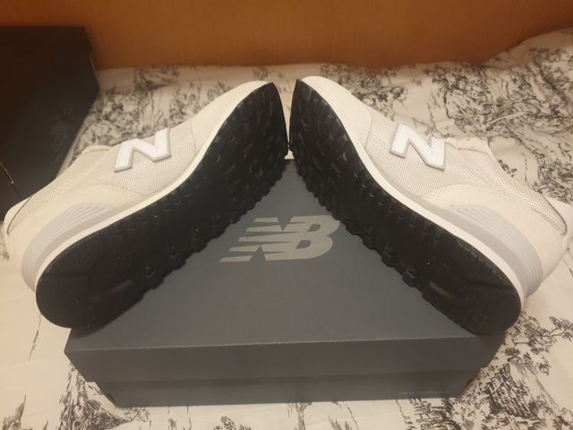 Sapatilhas New Balance modelo 515 bege T44