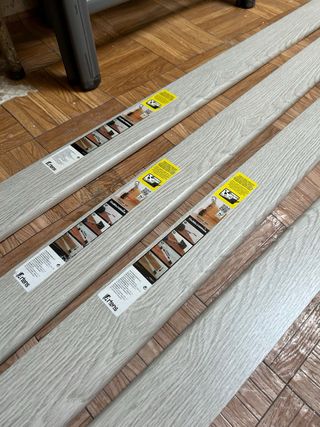 Rodapiés madera gris