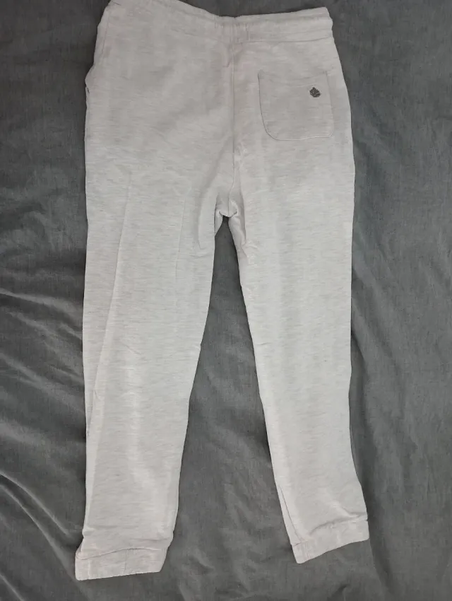 Pantalón chándal gris claro