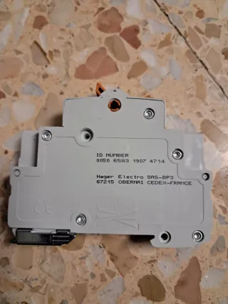 Interruttore automatico HAGER MN916V 1P+N 16A