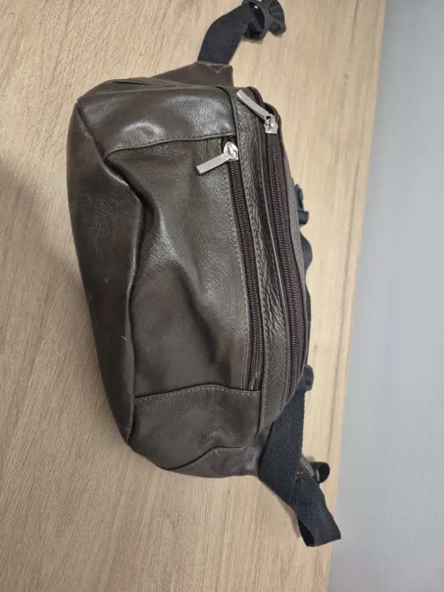 Riñonera de piel marrón