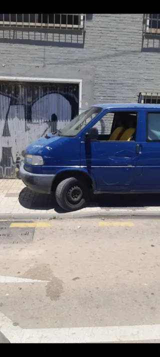 Volkswagen Multivan 2.500 tdi 102cv año 2000