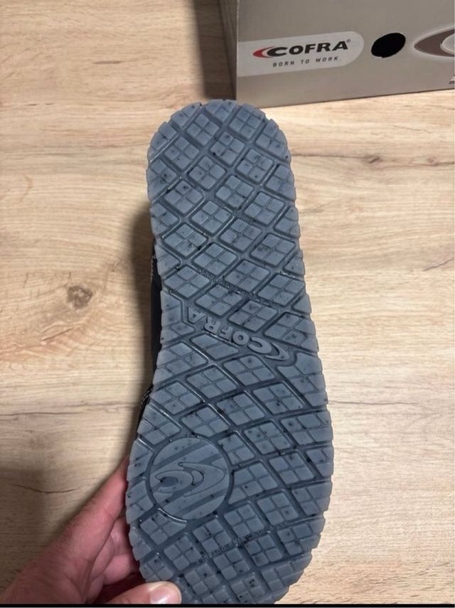 Zapatos de trabajo COFRA BRUSONI