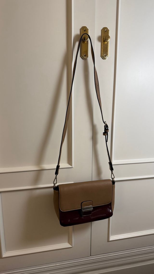 Bolso Parfois beige y burdeos