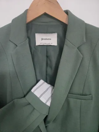 Americana punto elástico verde S Stradivarius