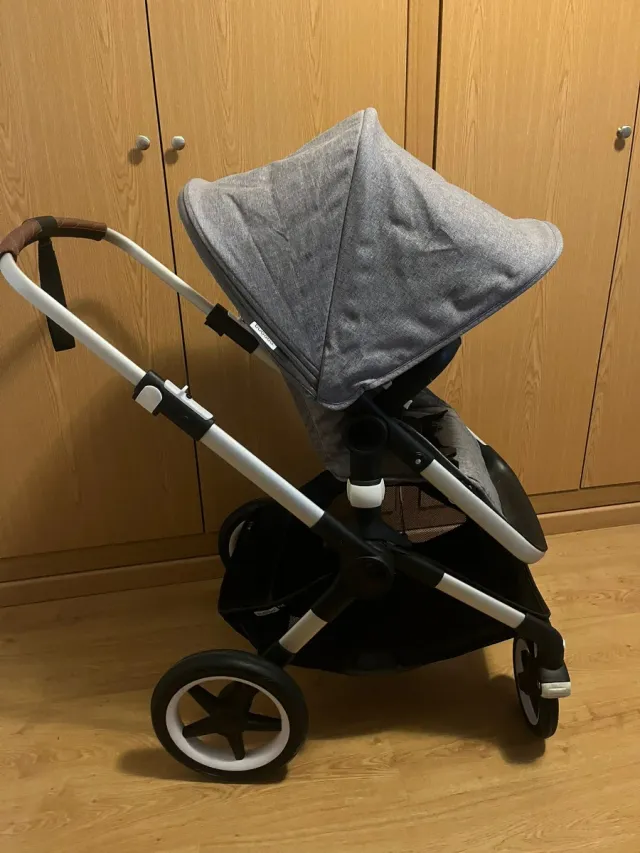 Bugaboo Fox 2 Silla y capazo de Paseo Gris