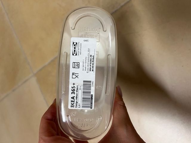 Contenedor de plástico transparente