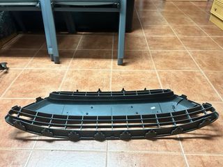 Rejilla frontal Ford Fiesta MK7