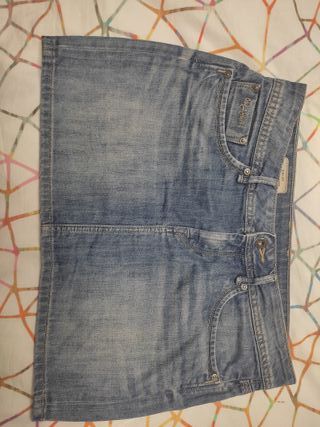 Minifalda vaquera de la marca Pepe Jeans.